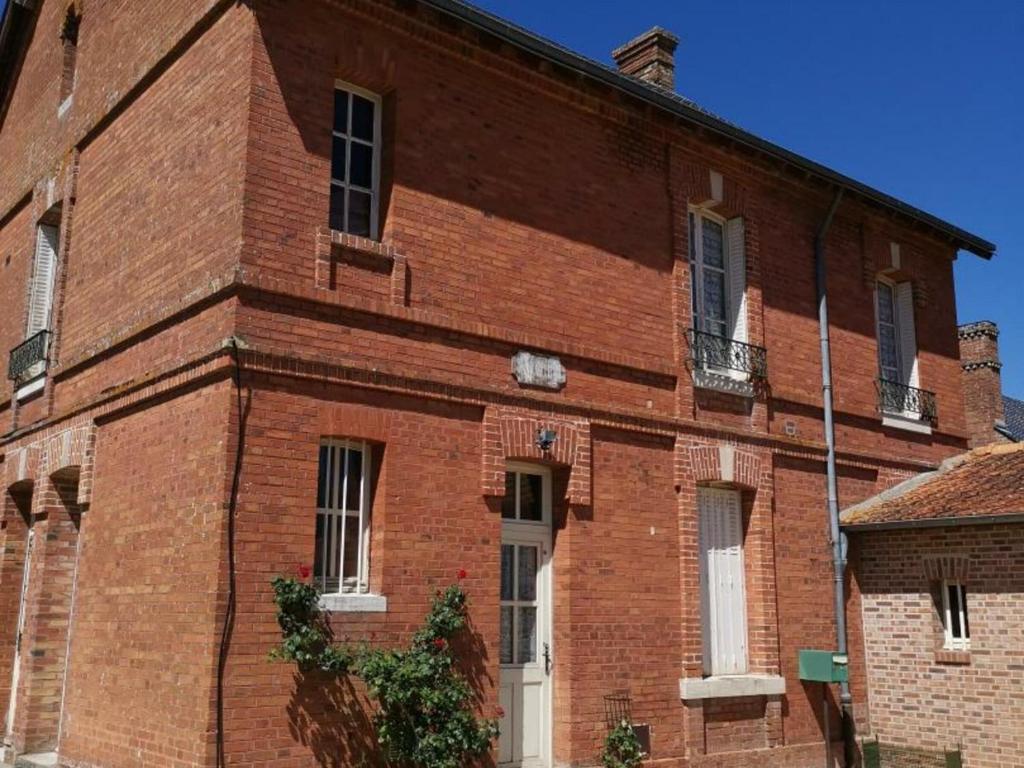 REZ DE JARDIN - 1 à 4 PERS - PROX CNPE BUGEY - VALLEE BLEU - VIA RHONA 38390 Montalieu-Vercieu