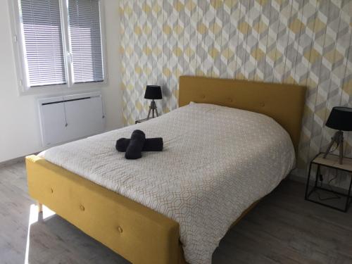 REZ DE JARDIN - 1 à 4 PERS - PROX CNPE BUGEY - VALLEE BLEU - VIA RHONA