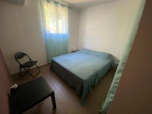 Rez de jardin 4-5 pers au calme à 50 m de la plage