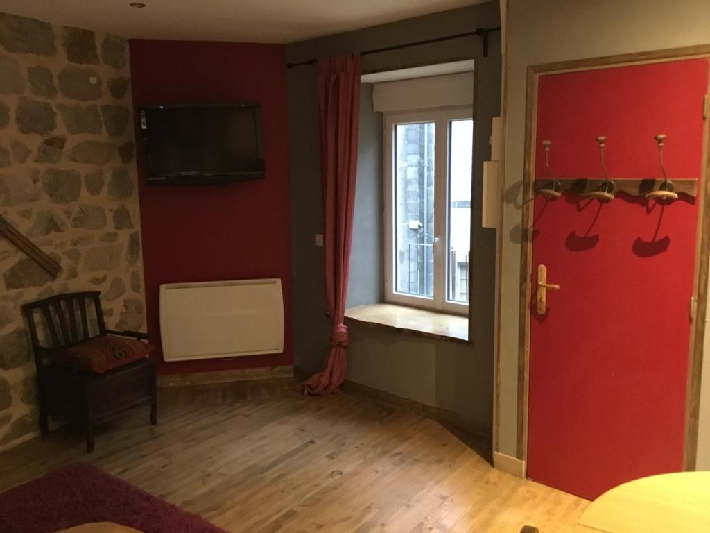 Appartement Rez de jardin 87 Avenue Guéneau de Mussy 63150 La Bourboule