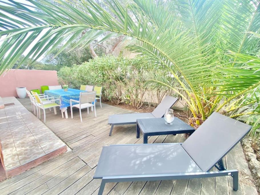 Appartement Rez de jardin ALBATROS 8 pax Front de Mer 89 Allée du Val Fleuri 83700 Saint-Raphaël