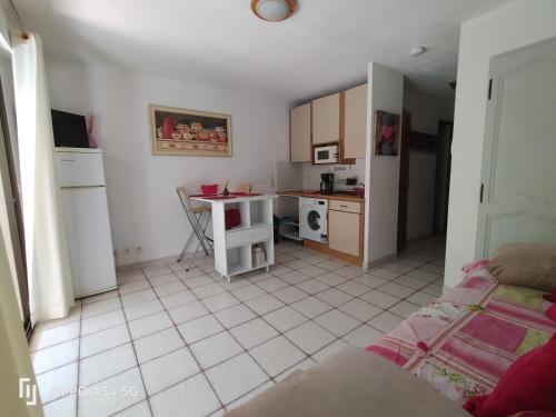 REZ DE JARDIN avec COIN NUIT et PARKING POUR TOUT FAIRE A PIED