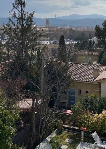 Rez de Jardin avec piscine proche du centre historique
