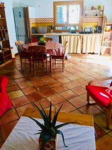 Rez de jardin de chalet bois , calme et verdure !