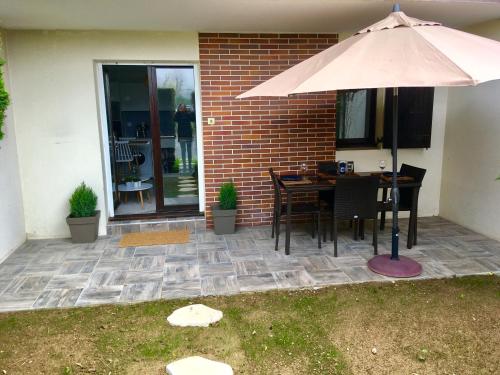 Rez de jardin en Accès direct mer(100m) près de la Thalasso