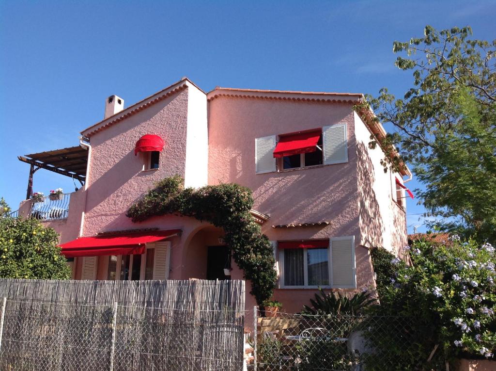 Rez de Jardin Villa Cagnes Sur Mer. 44 avenue des Bréguiéres, 06800 Cagnes-sur-Mer