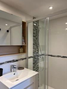Rez de villa avec extérieur et plancha