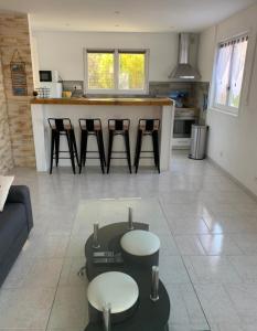 Appartement Rez de villa avec place de parking et vue mer. 8 Traverse Marie Galante 13600 La Ciotat Provence-Alpes-Côte d\'Azur