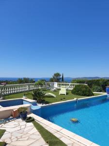 REZ DE VILLA CEDALIK Piscine et VUE MER