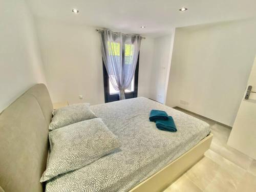 REZ de VILLA STÉPHAN moderne avec SPA/JACUZZI 4pax