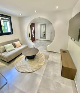 REZ de VILLA STÉPHAN moderne avec SPA/JACUZZI 4pax