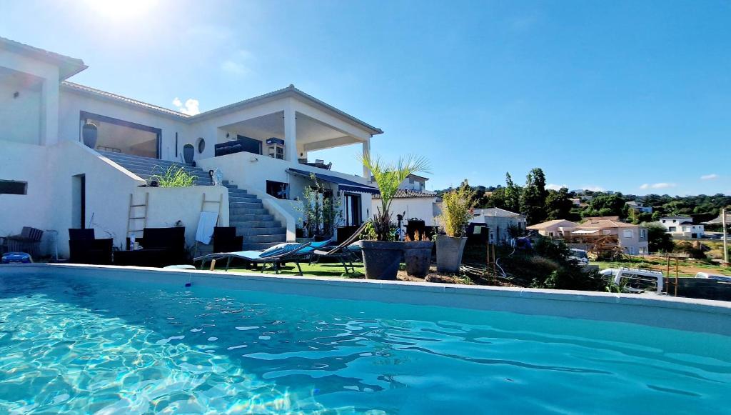 Rez de villa tout confort avec piscine Pellicci, 20213 Penta-di-Casinca