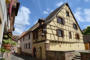RIBEAUVILLE city center - Gîte des Ménétriers, LE RIESLING - TripAlsace