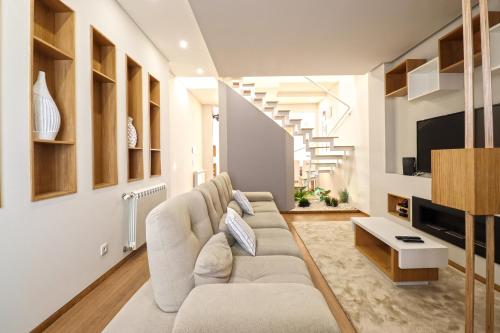 Ribeira Riverhouse - City Centre Duplex with Terrace
