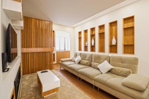 Ribeira Riverhouse - City Centre Duplex with Terrace