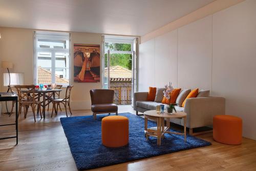 Ribeira Trendy Flat in Medieval Mercadores Street