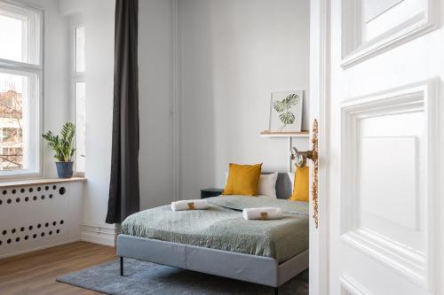 Riesiges Apartment nahe Kudamm sehr schöner Altbau 123m2 groß 12 Gäste