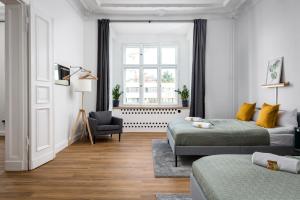 Riesiges Apartment nahe Kudamm sehr schöner Altbau 123m2 groß 12 Gäste