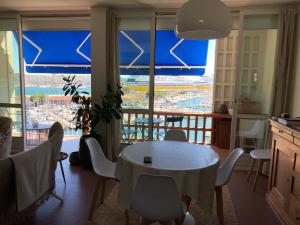 Appartement RIOPASSIONS, GRAND T3, BELLE VUE MER 394 Avenue de la République 83000 Toulon Provence-Alpes-Côte d\'Azur