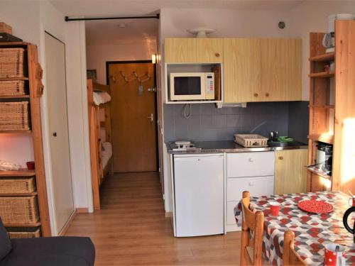 Appartement Appartement Risoul, 1 pièce, 4 personnes - FR-1-330-175 Cristal B -  - Risoul