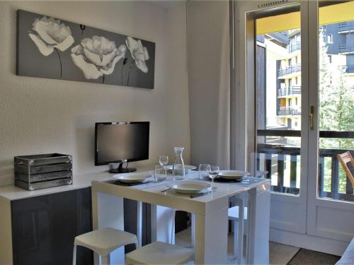 Appartement Appartement Risoul, 1 pièce, 4 personnes - FR-1-330-558 APPARTEMENT N°51 BATIMENT A1 2ème ETAGE Risoul