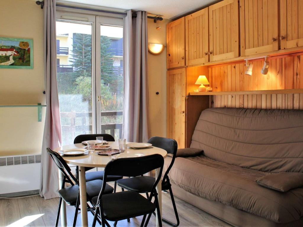 Appartement Appartement Risoul, 1 pièce, 4 personnes - FR-1-330-86 Christiania C -  -, 05600 Risoul