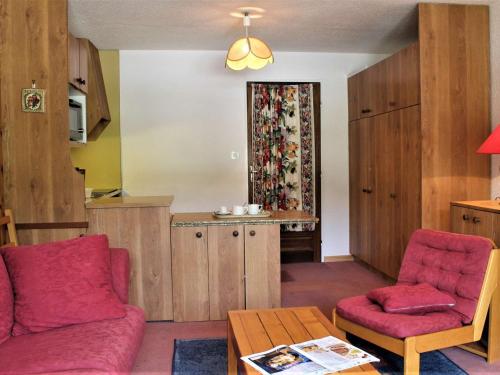 Appartement Appartement Risoul, 2 pièces, 6 personnes - FR-1-330-495 APPATREMENT N°47 4° ETAGE FRONT DE NEIGE Risoul