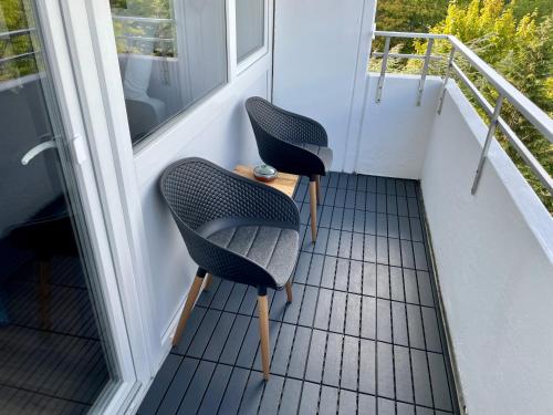 River Main I Taunus View I Workplace I Kitchen