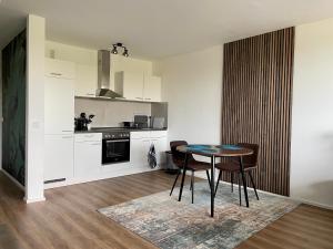 River Main I Taunus View I Workplace I Kitchen