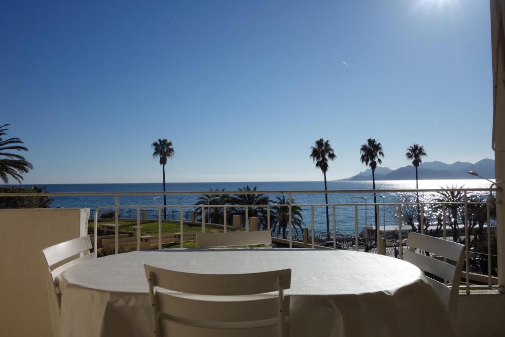 Rocamare 2, by Welcome to Cannes 71 Rue Georges Clemenceau, 06400 Cannes