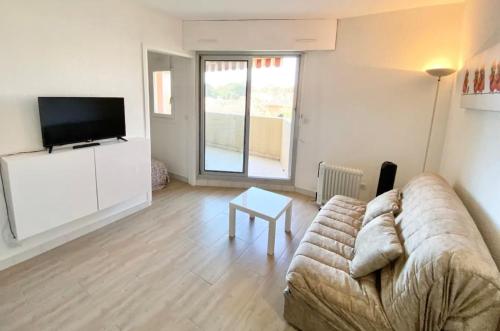 ROCHES BRUNES Terrasse Bord de mer