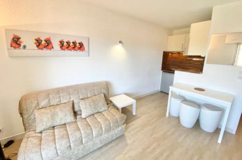 ROCHES BRUNES Terrasse Bord de mer