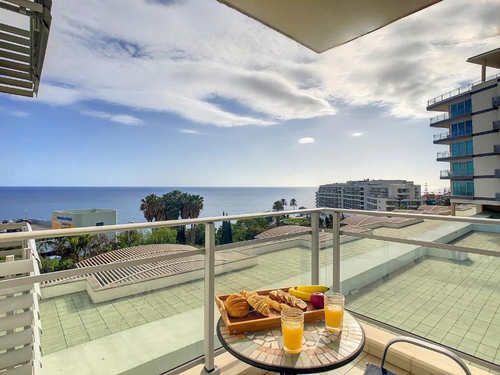 Rodamar Apartment by MHM 241 Estrada Monumental R/C B, 9000-100 Funchal