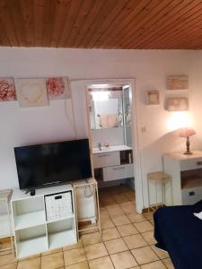 Romantic Studio Center
