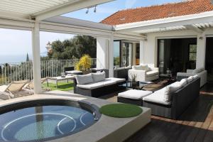 Rooftop grande terrasse jacuzzi vue mer