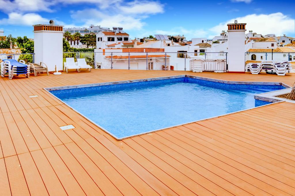 Rooftop Pool Two Bedroom Apartment in Alvor Rua Padre Mendes Edificio ReAlvor, Apt 2C, 8500-081 Alvor