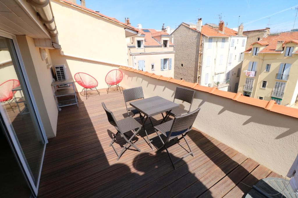 Rooftop terrasse 1 bedroom in rue d'Antibes, 5 min from the Croisette 214 115 Rue d'Antibes, 06400 Cannes