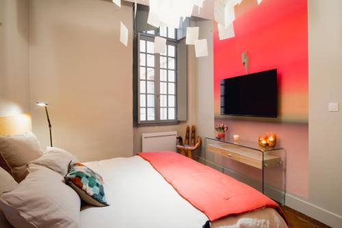 room five MONTAUBAN