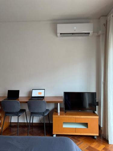 Room in central Lisbon, balcony, and free WiFi