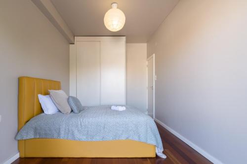 Roomy Stylish Flat with Balcony