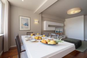 Roomy Stylish Flat with Balcony