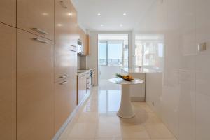 Roomy Stylish Flat with Balcony