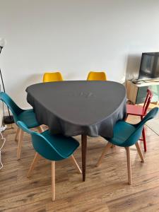 Roosevelt Cosy 2BR Family Friendly Free parking