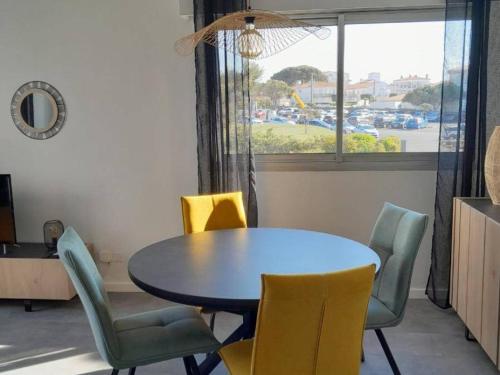 Appartement Appartement Royan, 2 pièces, 4 personnes - FR-1-494-126 Résidence Fort du Chay 5 allée des Rochers Royan