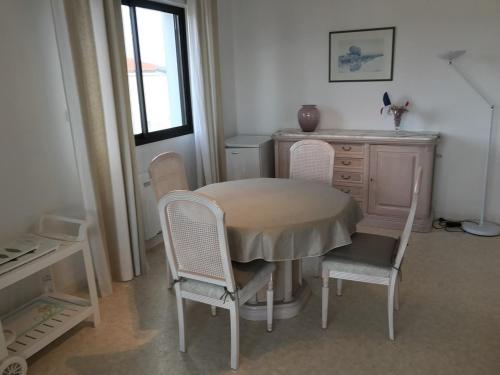 Appartement Appartement Royan, 3 pièces, 5 personnes - FR-1-494-137 82 boulevard de lattre de tassigny Royan