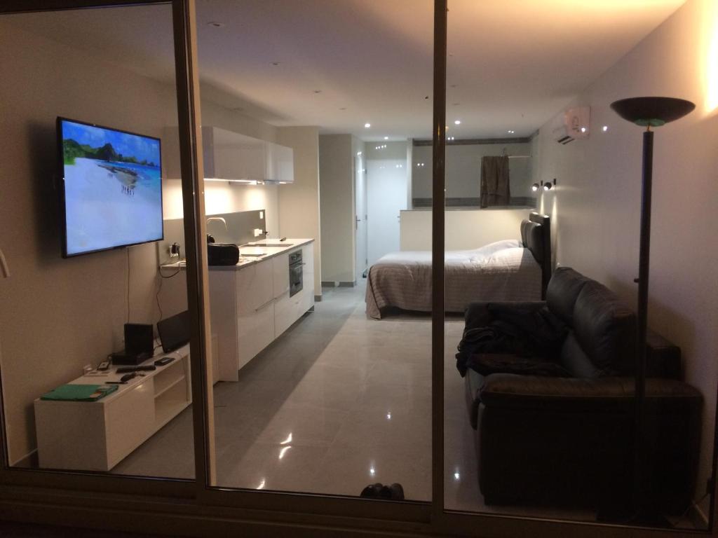 Royan - APPARTEMENT avec EMPLACEMENT IDEAL - terrasse - garage privatif 17200 Royan