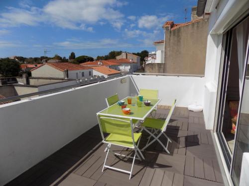 Royan - FONCILLON - APPARTEMENT avec TERRASSE et VUE MER - classé 2 étoiles