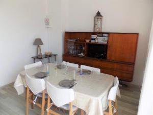 Royan - FONCILLON - APPARTEMENT avec TERRASSE et VUE MER - classé 2 étoiles