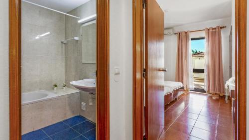 RP Oura House by LovelyStay