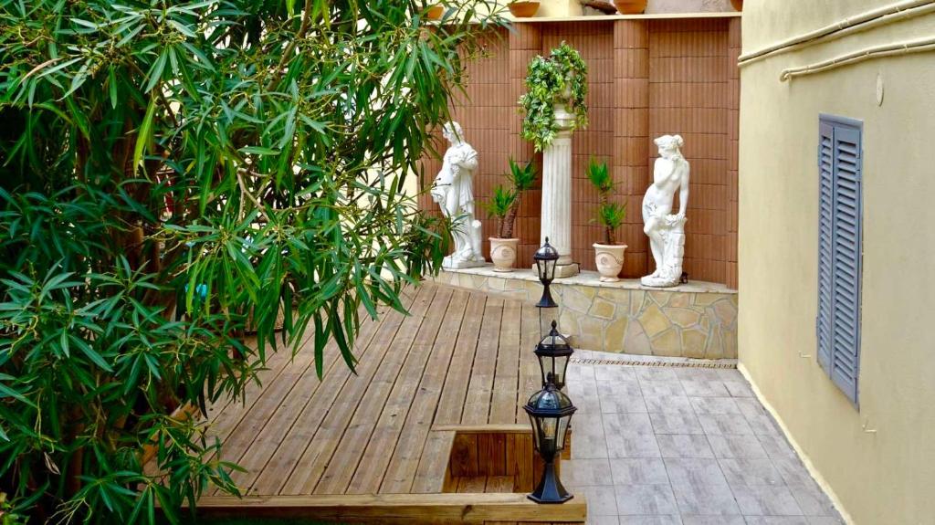 RUBY CANNES Old Town 31 Boulevard Victor Tuby, 06400 Cannes